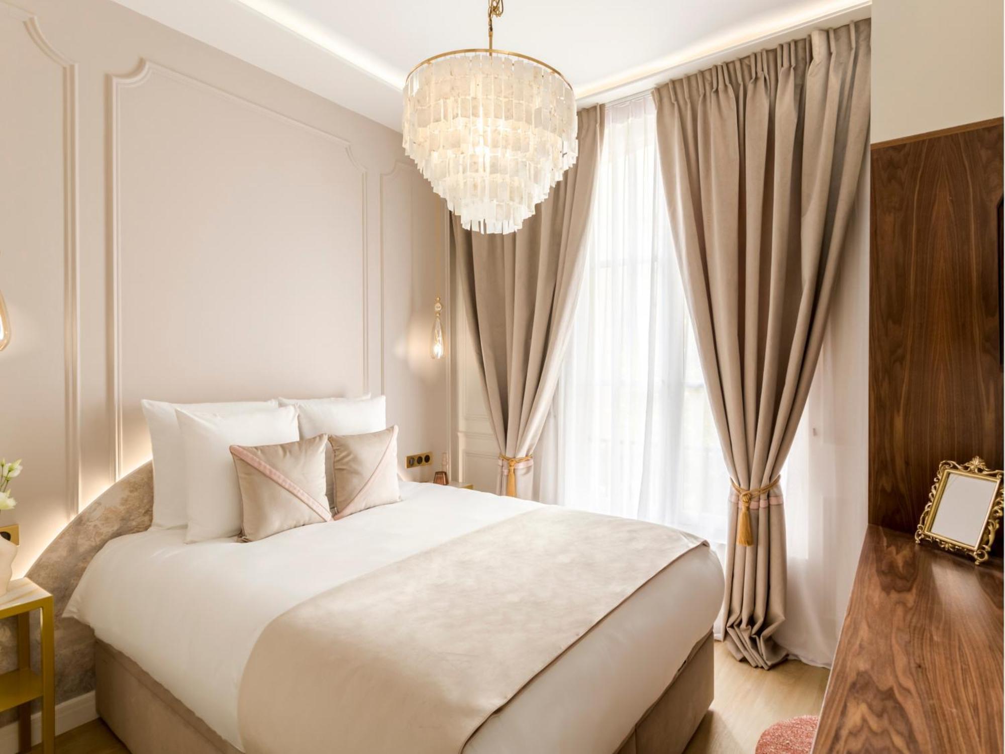 Merveil - Signature - Champs Elysees -kleber * Paris